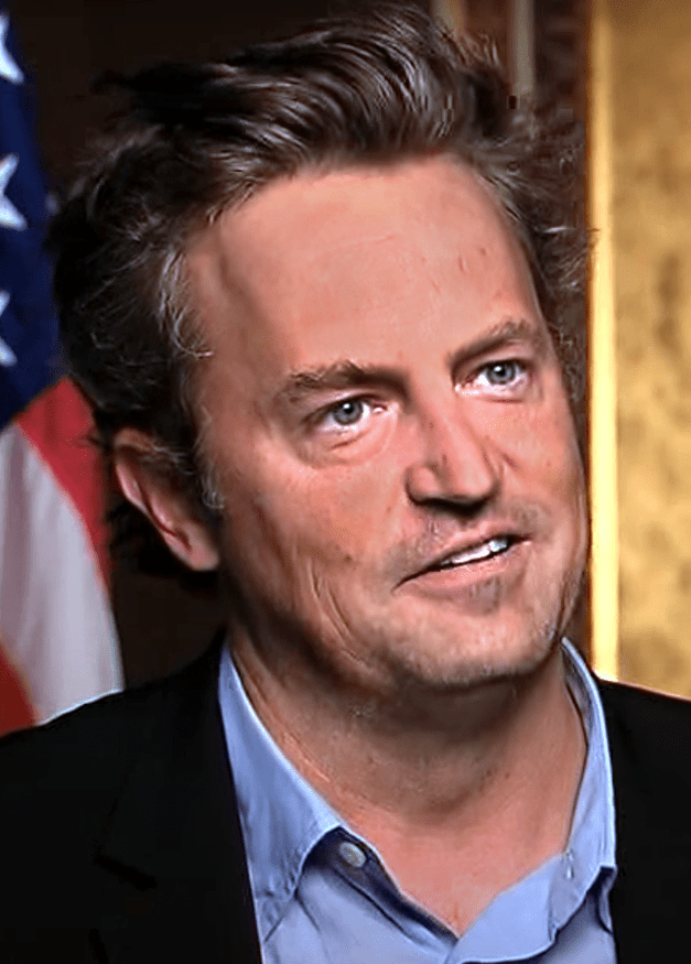 Matthew Perry, célèbre pour son rôle de Chandler Bing dans la série "Friends," s'est éteint à l'âge de 54 ans.