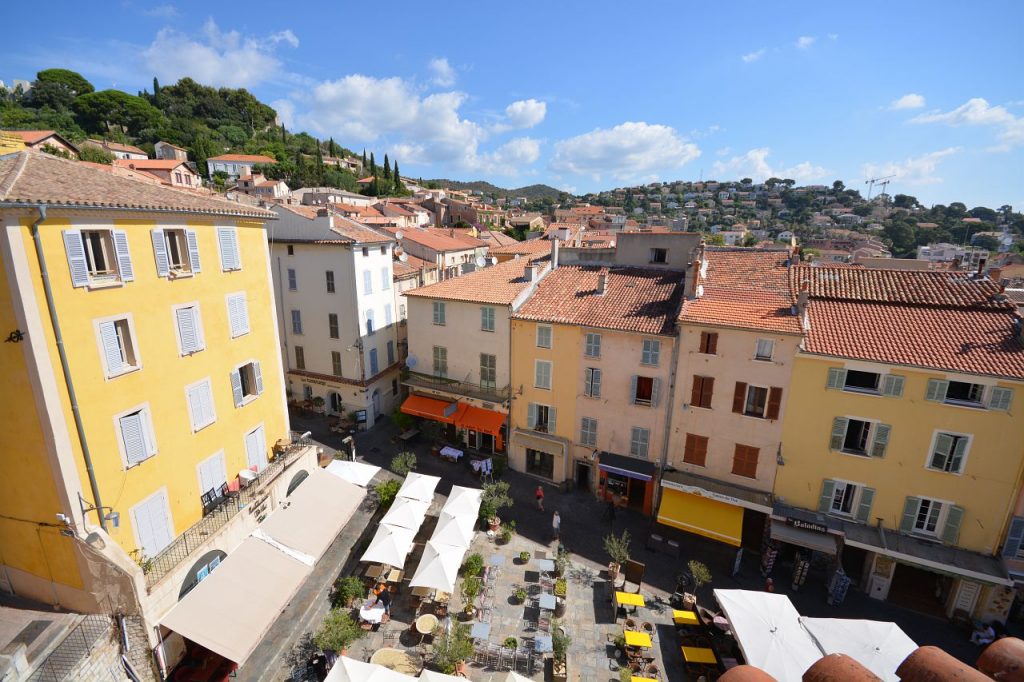 Croix gammées découvertes à Hyères : Deux plaintes pour des actes inacceptables