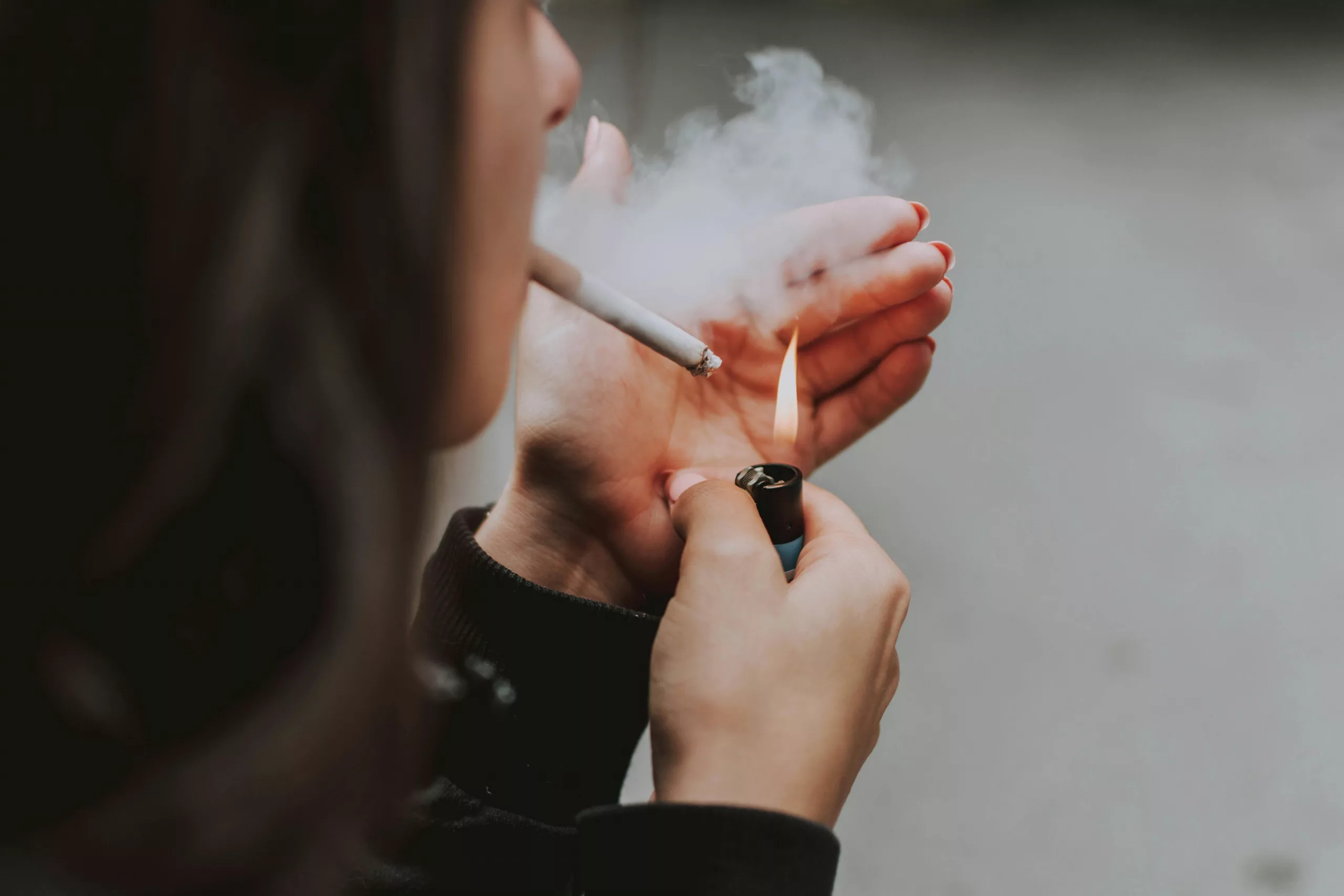 Dernière cigarette avant d'entamer le mois sans tabac dans le Var