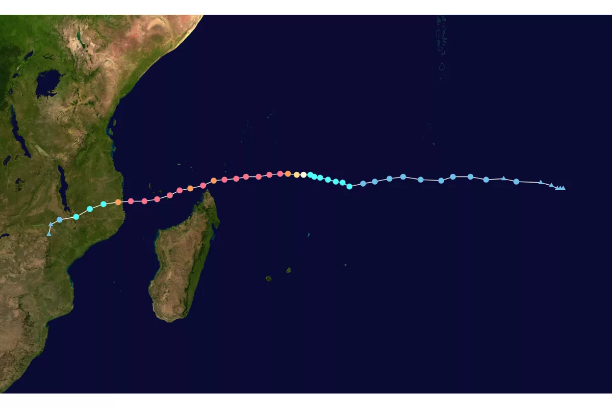 Cyclone Chido : Mayotte sous le choc, Macron attendu jeudi."