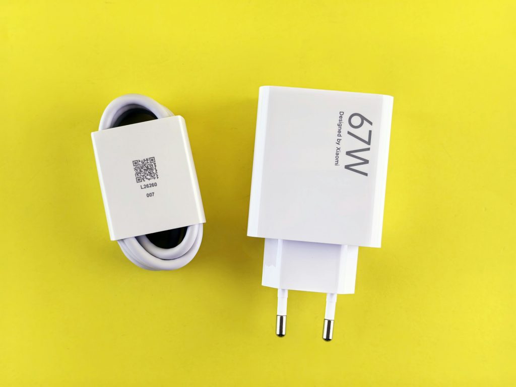 La France adopte l’USB-C obligatoire pour simplifier et réduire les déchets électroniques dès 2024.