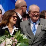 La Trinité-sur-Mer, lieu d’adieu à l’ancien leader.