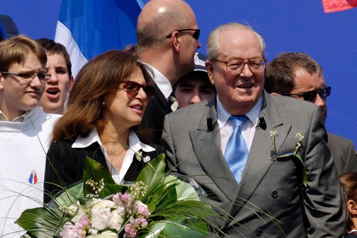La Trinité-sur-Mer, lieu d’adieu à l’ancien leader.