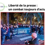 Rassemblement devant le Théâtre Liberté en hommage à Charlie Hebdo.