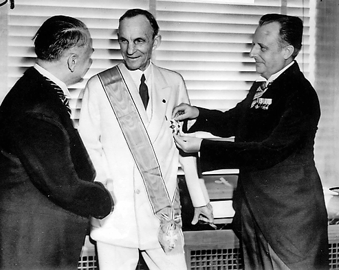 Henry Ford, fondateur de Ford, était connu pour ses positions antisémites et pro-nazies.