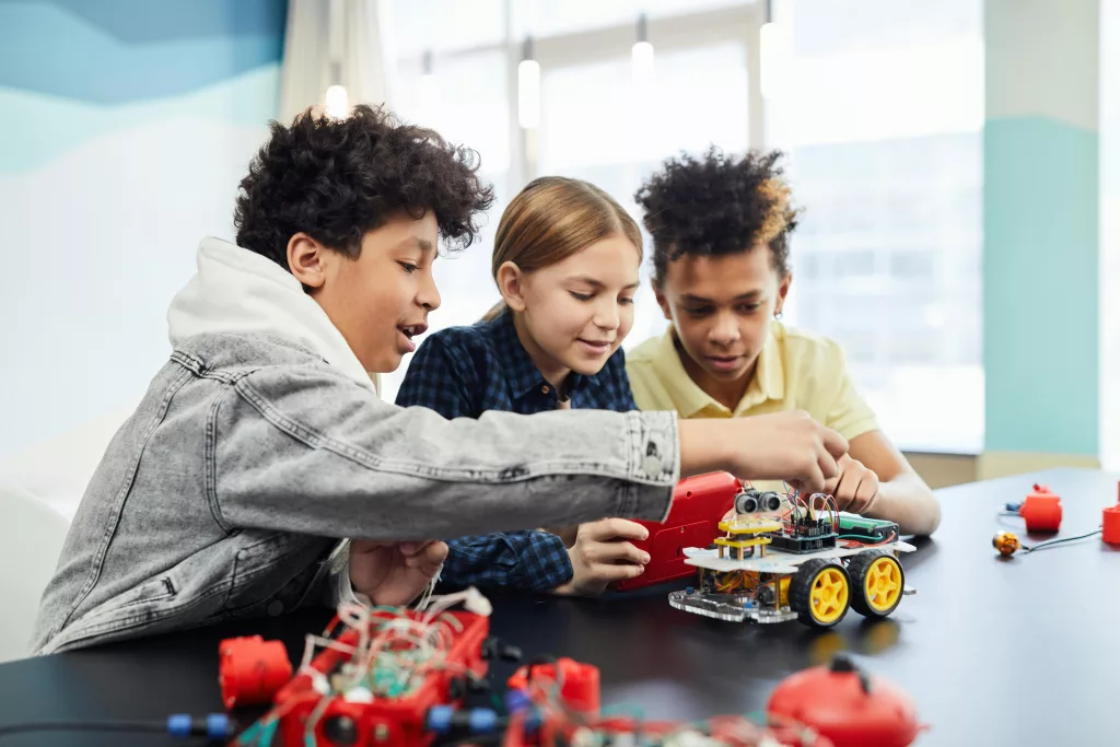 Défi technologique pour les jeunes à Hyères