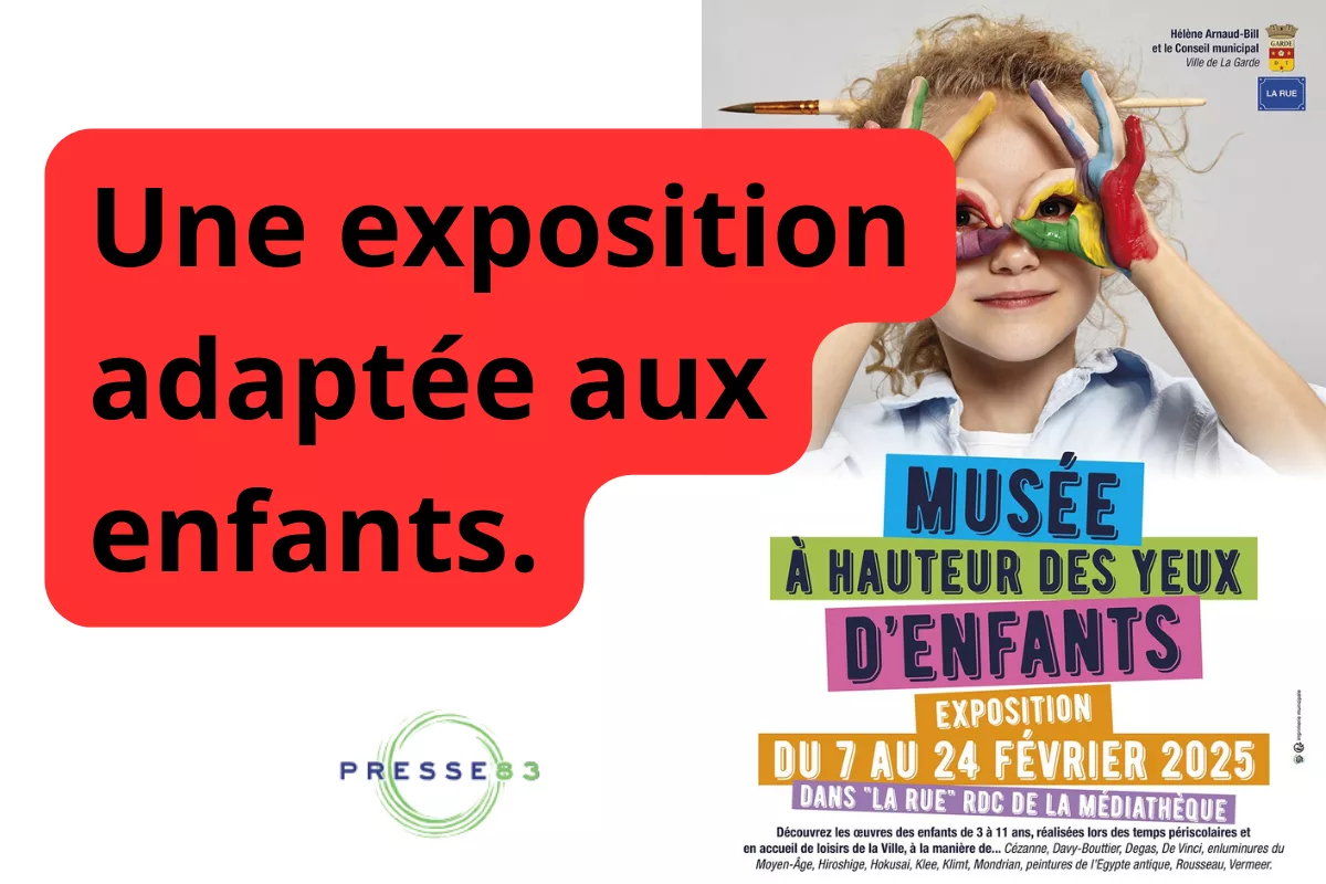 Les enfants s'émerveillent devant les œuvres d'art.
