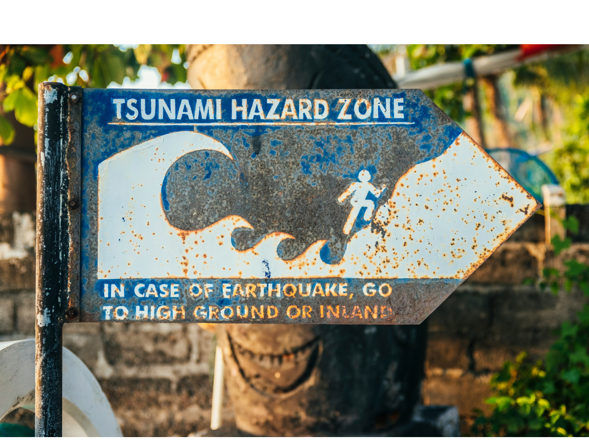 Évacuation des habitants des Tonga suite à l'alerte tsunami.