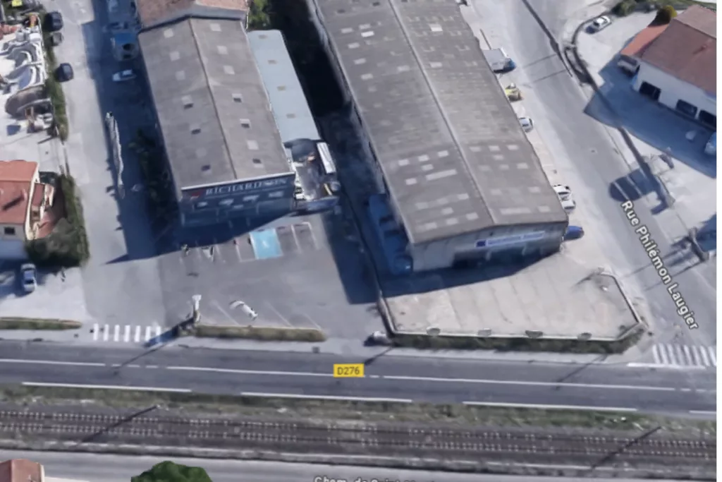 Hyères : Un incendie dévastateur dans la zone industrielle.