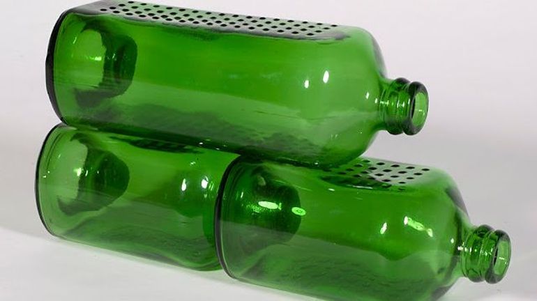 La WOBO, une bouteille carrée pour construire des maisons.