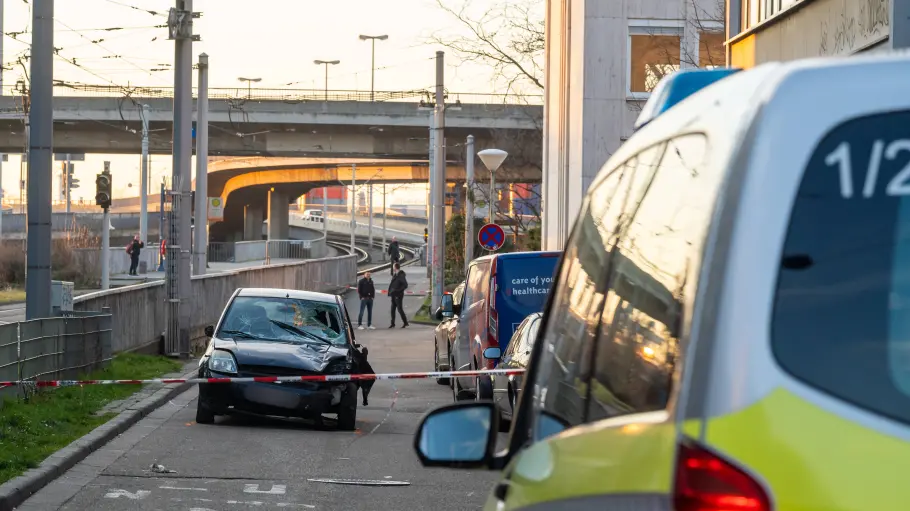La police enquête sur les motivations du conducteur fou de Mannheim.