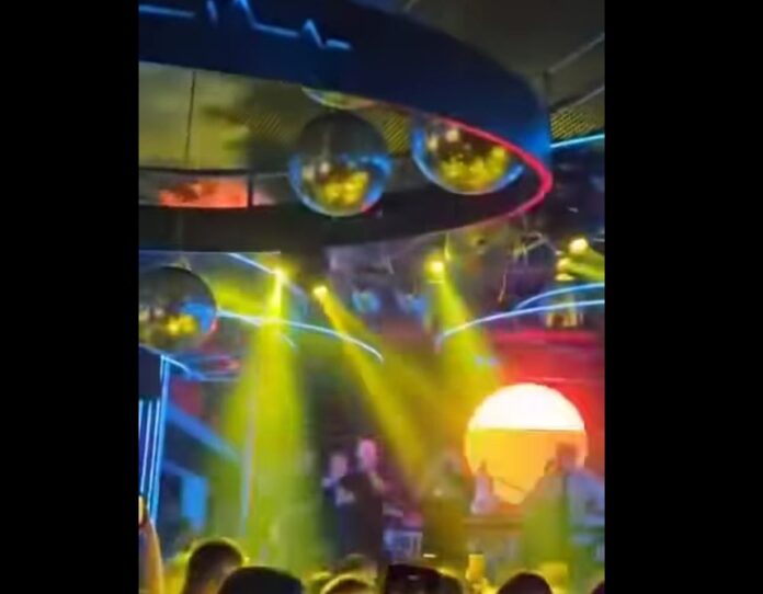 Incendie fatal lors d'un concert de hip-hop en Macédoine du Nord.