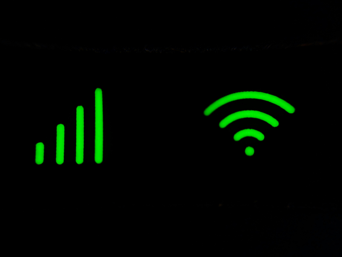 Une box Wi-Fi bien placée améliore la connexion.